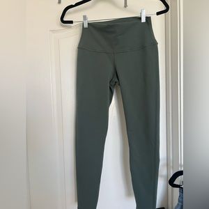 Alo Yoga Legging Grey/Olive Size Small Worn Twice